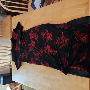 Teddi evening black w red leaves